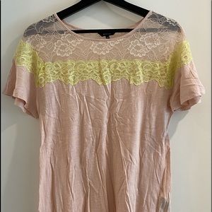 😁light pink tee shirt with yellow and pink lace